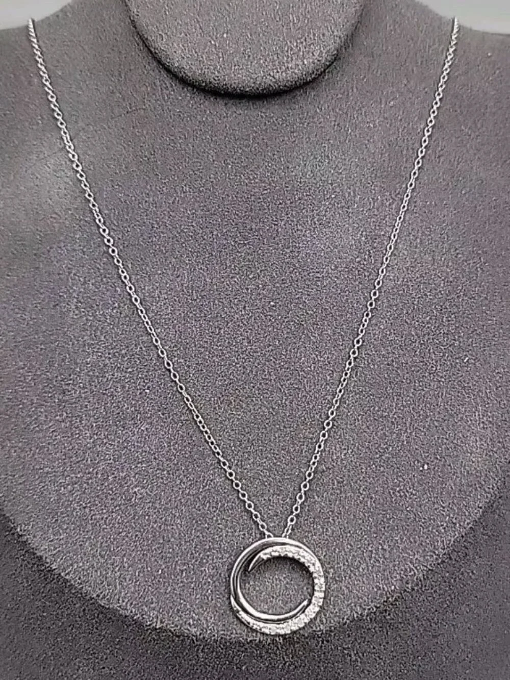 Charles Winston Sterling Silver Diamond Circle Pendant Necklace 19
